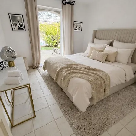 Seize St Tropez Villa