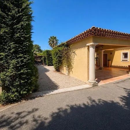 Seize St Tropez