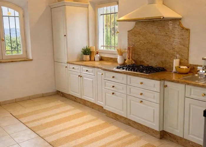 Seize Tropez Saint-Tropez