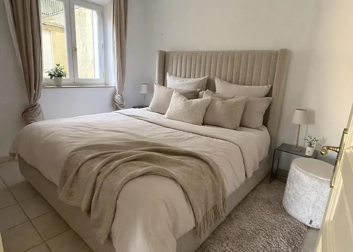 Seize Tropez Saint-Tropez